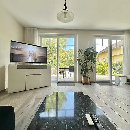 Tafolli Apartment